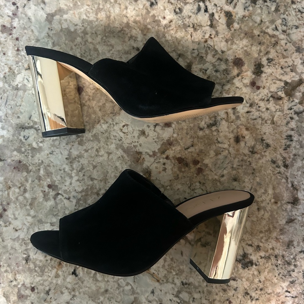 Aldo Rewen Black and Gold Block Heel Mules